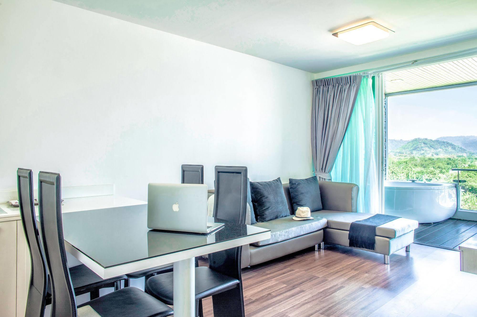 The Wide Condotel - Phuket Exteriör bild