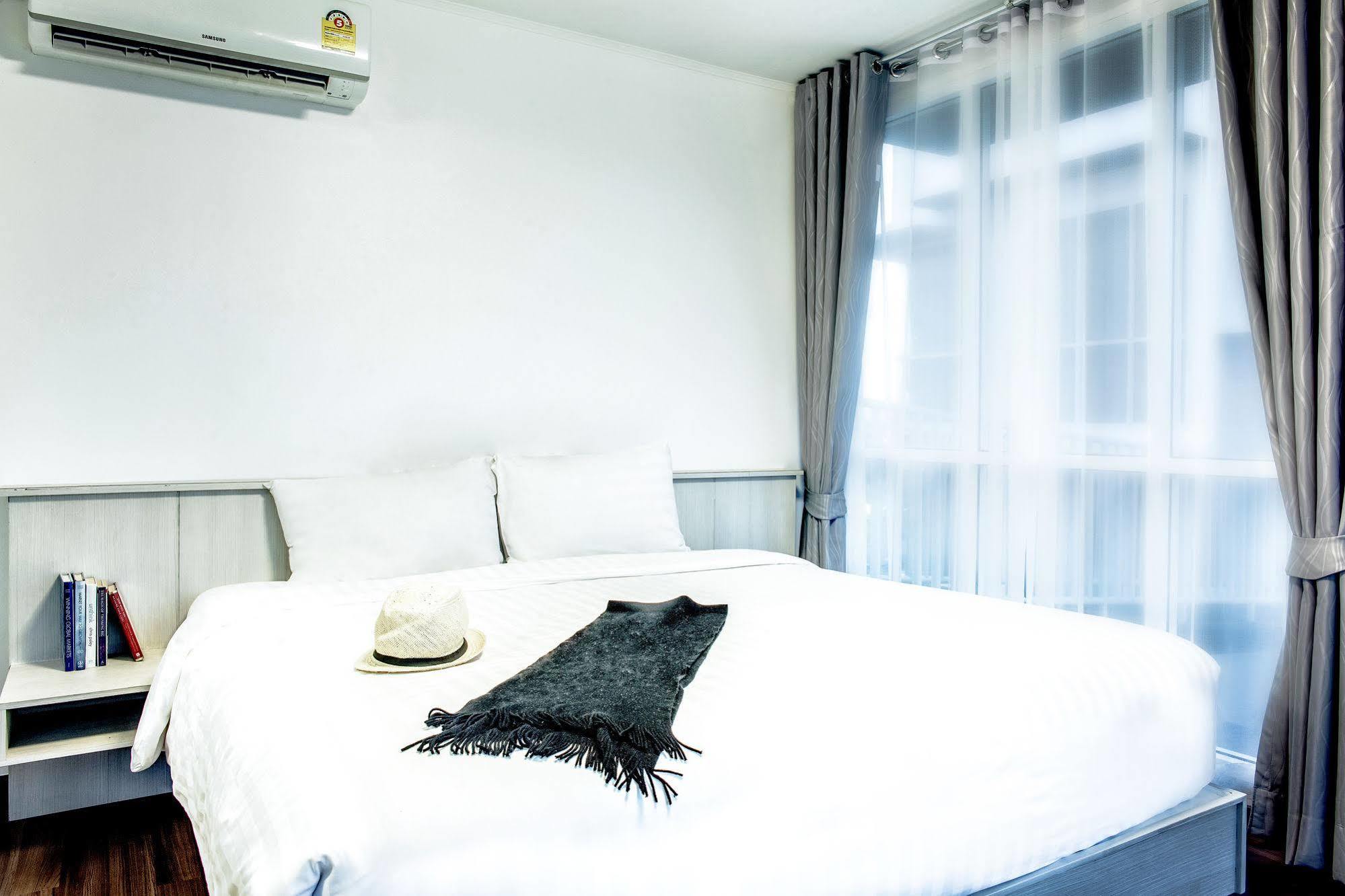The Wide Condotel - Phuket Exteriör bild